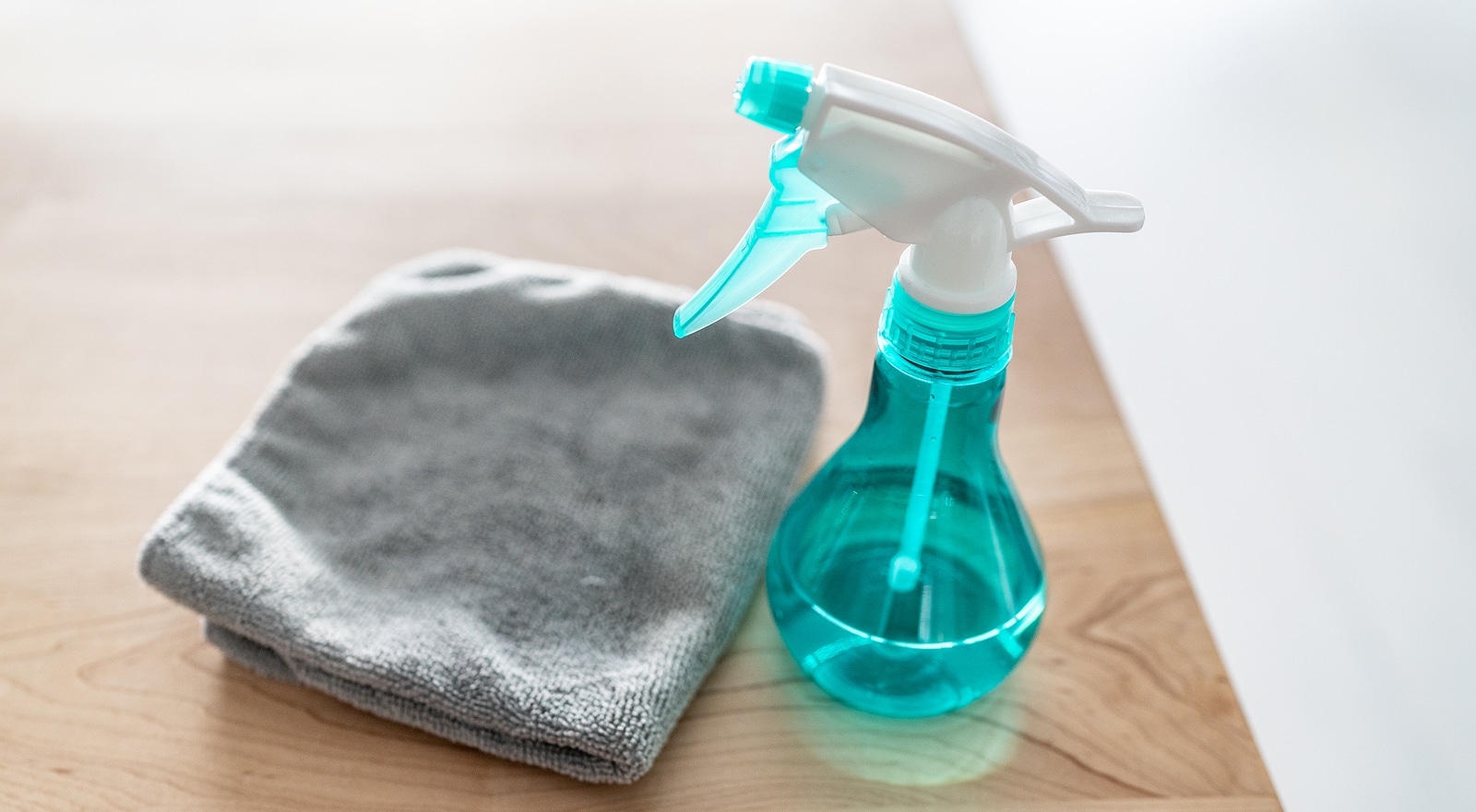 All purpose cleaner disinfectant spray bottle with towel to clea